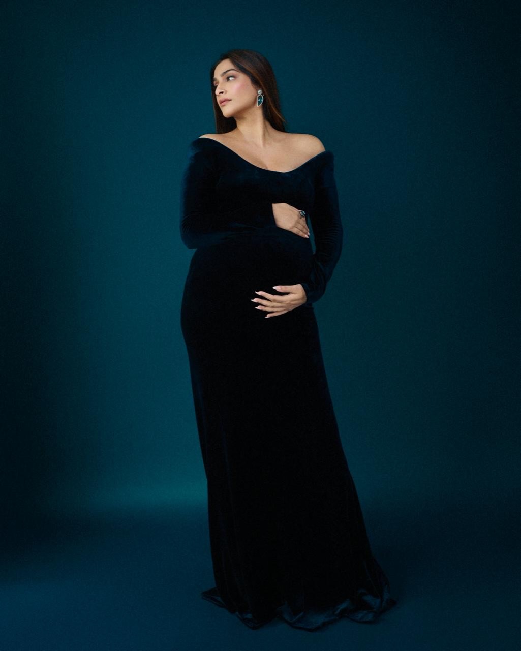 Sonam Kapoor second pregnancy maternity photos