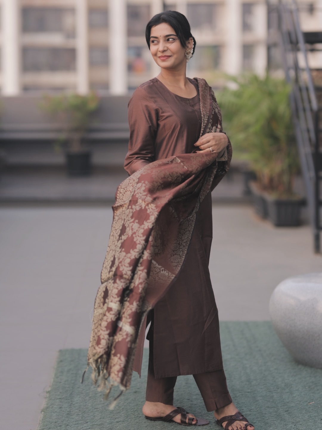 Shivani Mundhekar shares traditional look photos