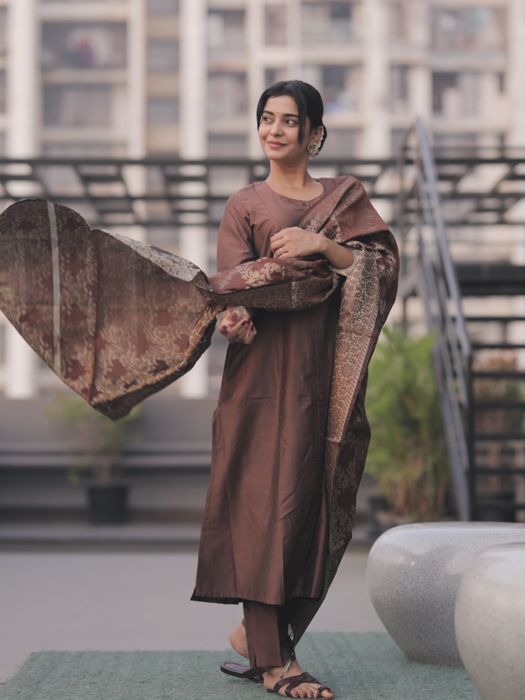 Shivani Mundhekar shares traditional look photos