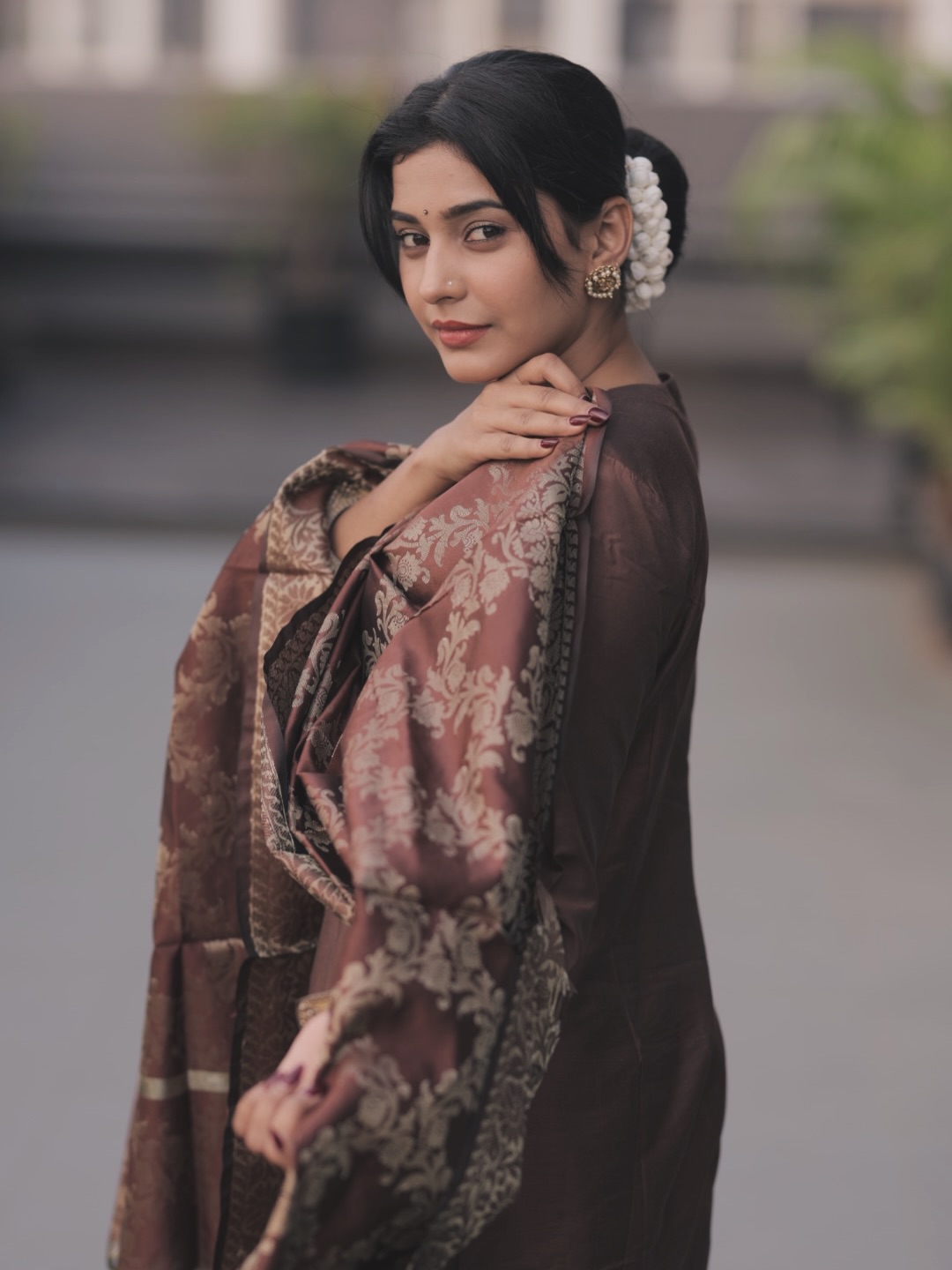 Shivani Mundhekar shares traditional look photos