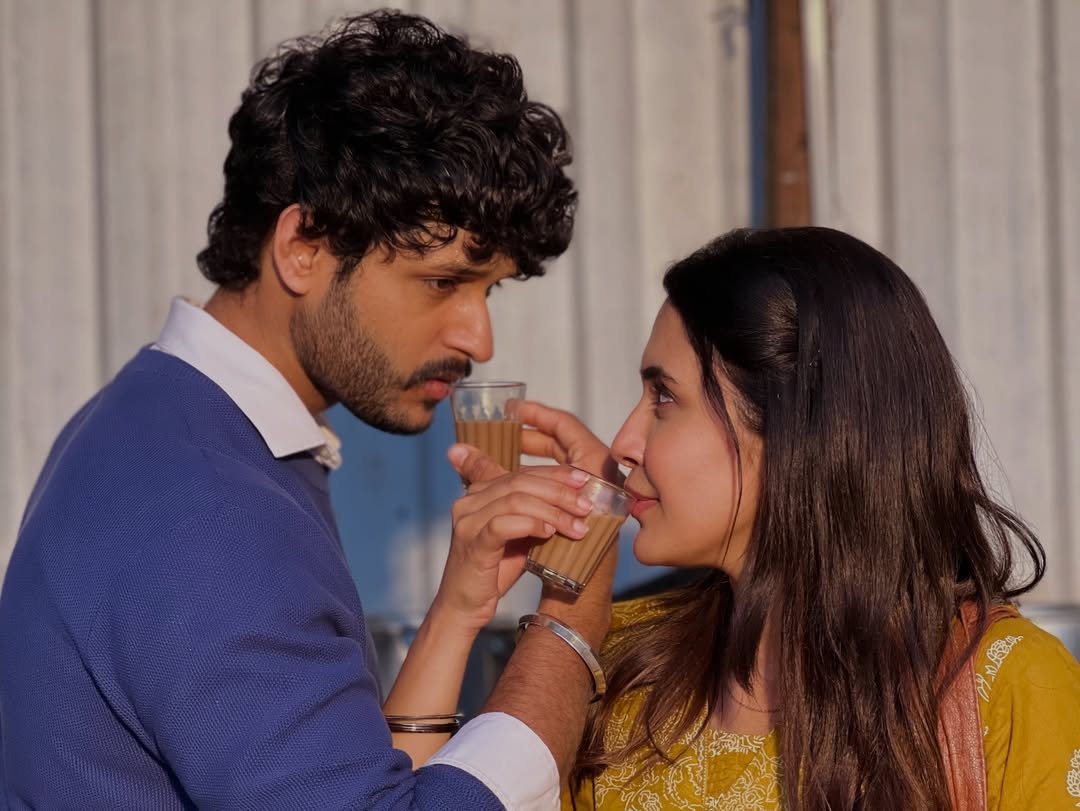 Vachan Dile Tu Mala Couple Chai Pe Charcha Photos Go Viral On Social Media