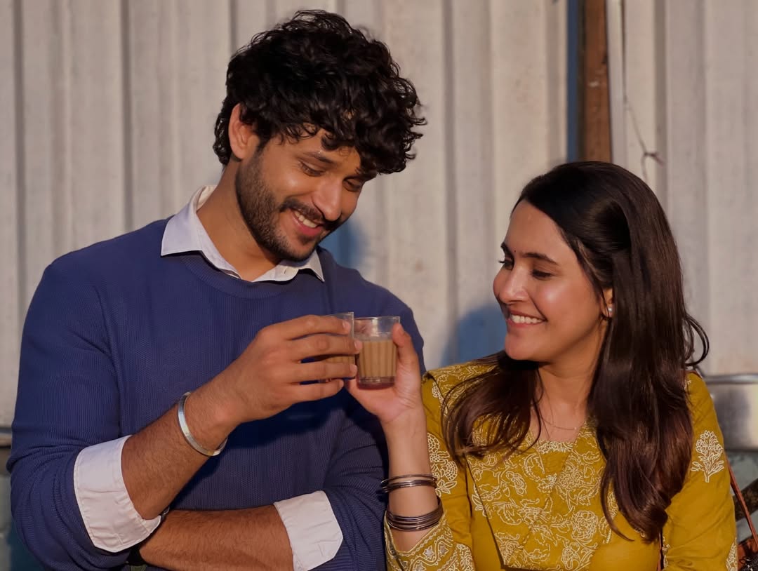 Vachan Dile Tu Mala Couple Chai Pe Charcha Photos Go Viral On Social Media