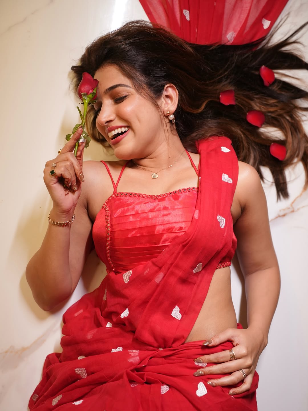 Marathi actress Janhavi Killekar in red saree Valentine’s day photoshoot