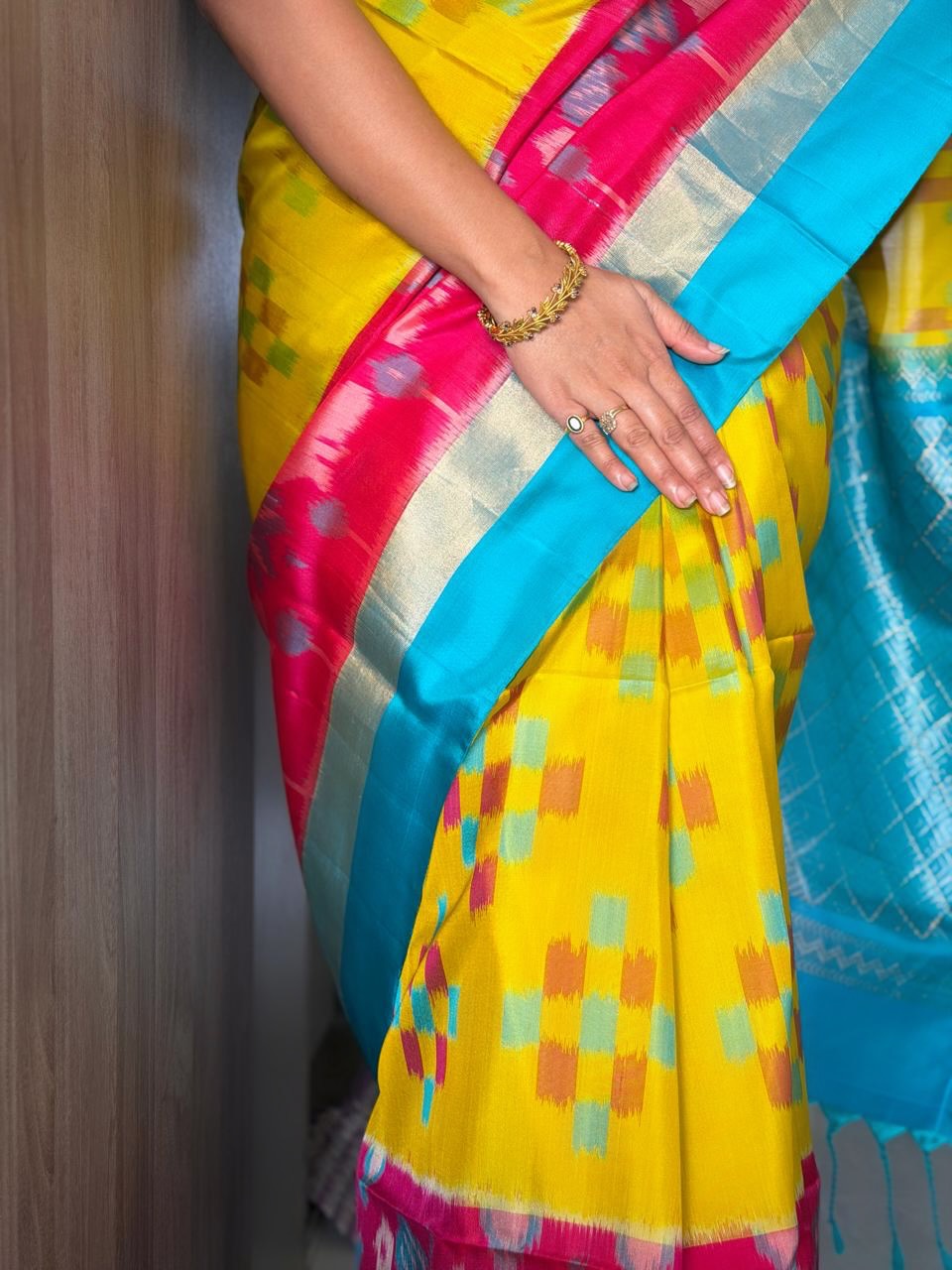 Suruchi Adarkar saree look