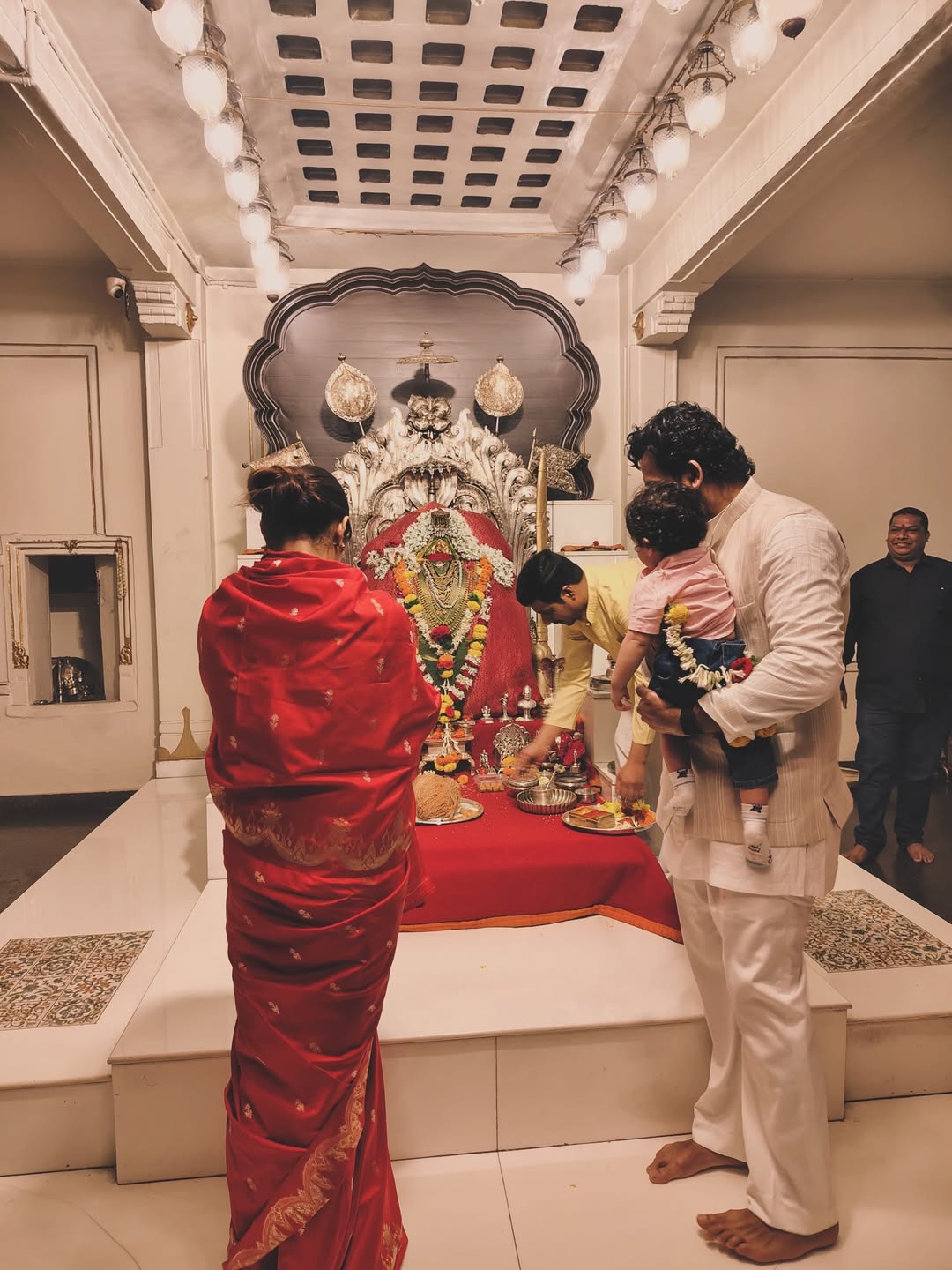 Sagarika Ghatge Kolhapur visit, Zaheer Khan family temple visit, Fatehsingh Khan with parents,