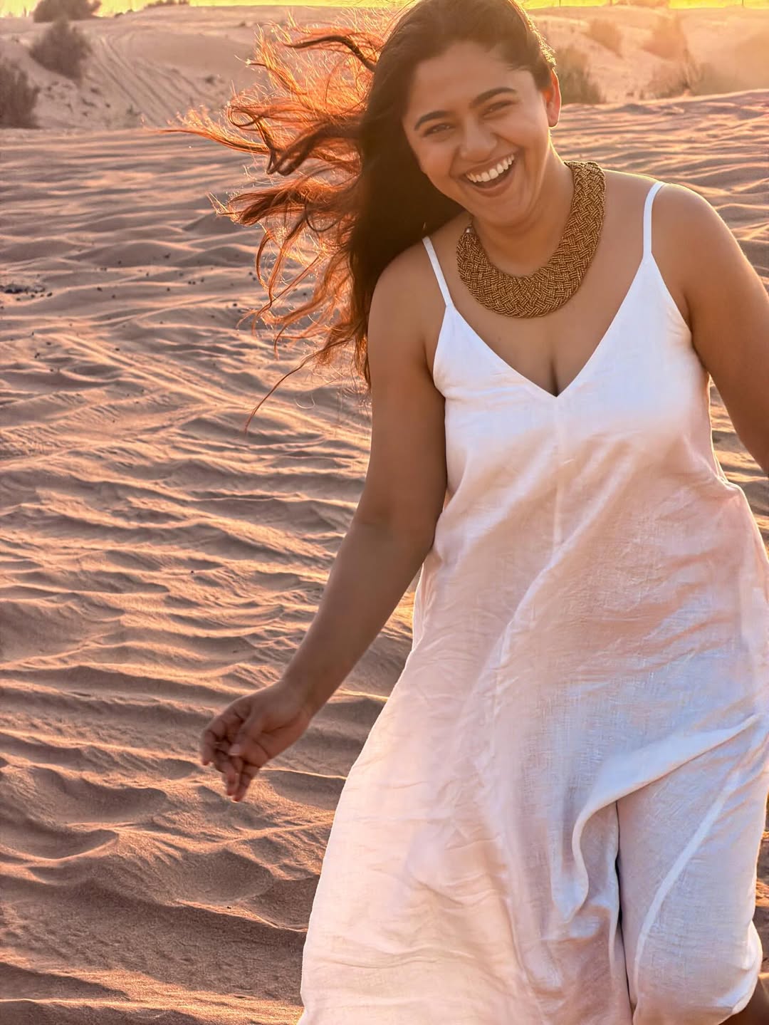 Mrunmayee Deshpande golden sunset photos desert photoshoot viral