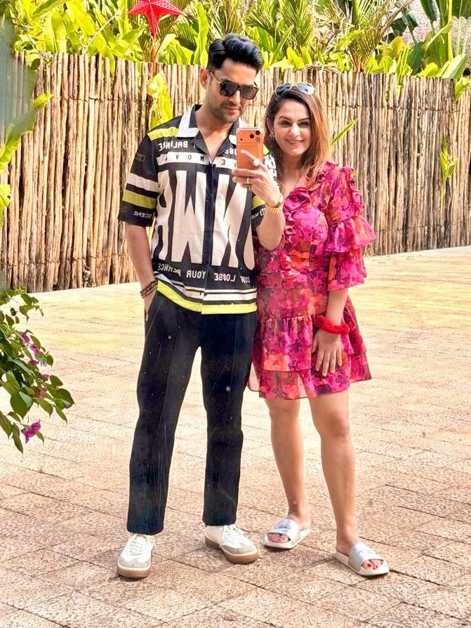 Mandar Jadhav family trip to Indore