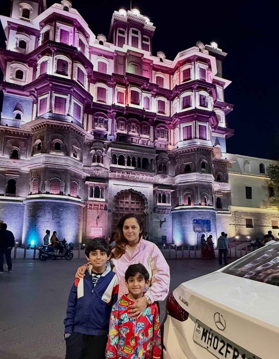 Mandar Jadhav family trip to Indore