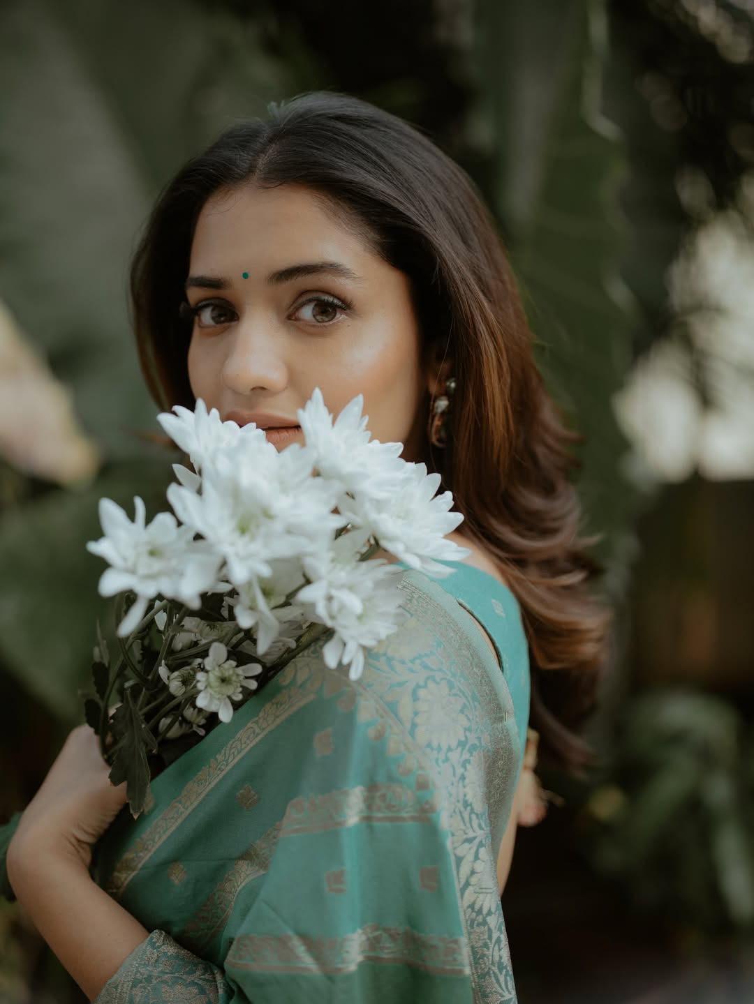 Marathi actress Hruta Durgule traditional saree look photoshoot