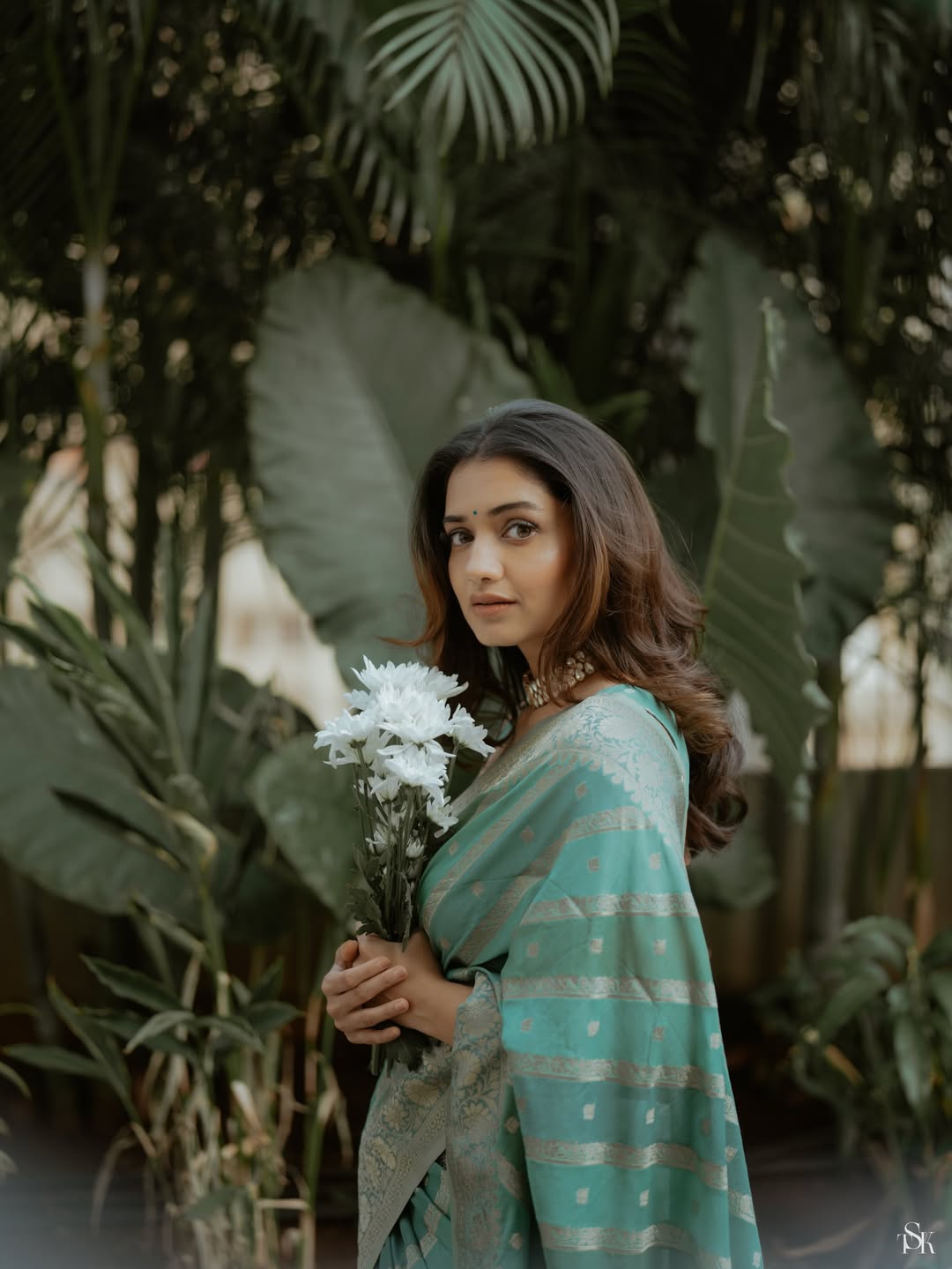 Marathi actress Hruta Durgule traditional saree look photoshoot