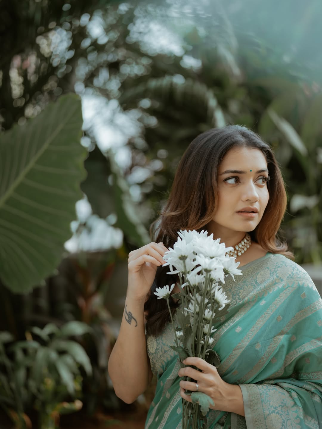 Marathi actress Hruta Durgule traditional saree look photoshoot