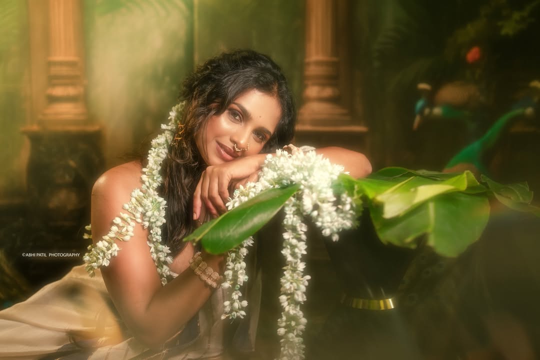 Amruta Dhongade White Saree Look