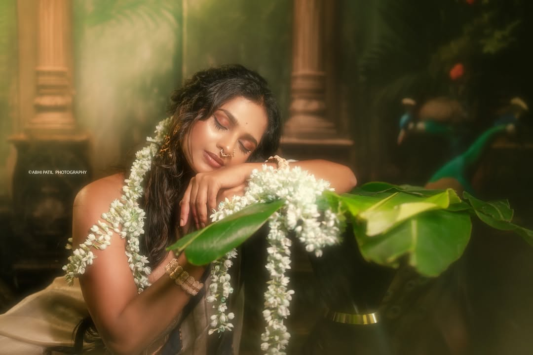 Amruta Dhongade White Saree Look