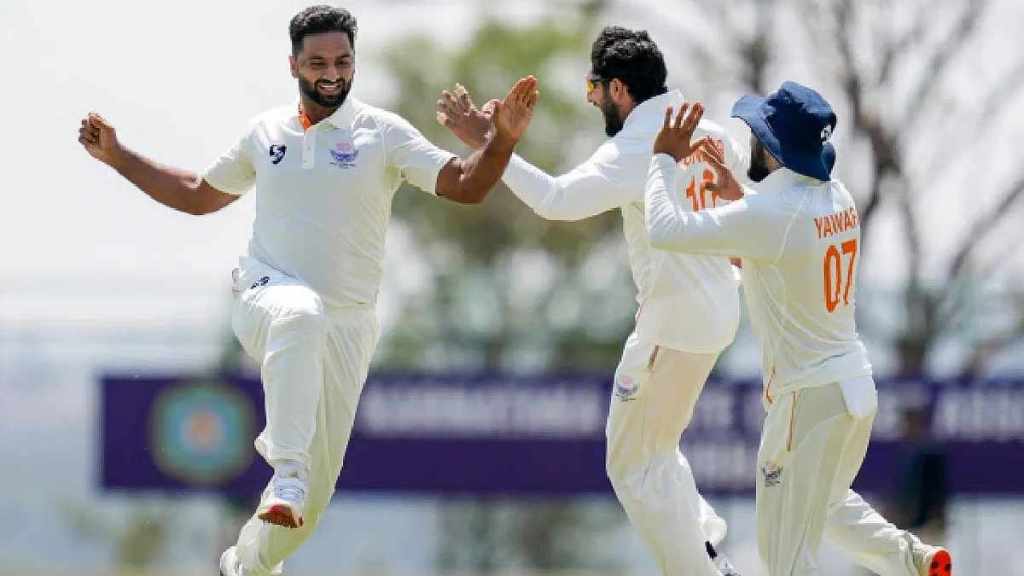 Auqib Nabi 5 Wickets in Ranji Trophy Final JK vs KAR Jammu Kashmir on Cusp of Historic win Auqib Nabi 5 Wickets in Ranji Trophy Final JK vs KAR Jammu Kashmir on Cusp of Historic win