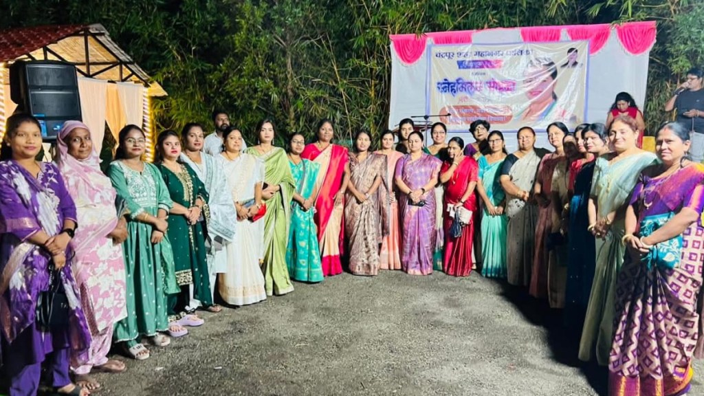 chandrapur-congress-groupism-mp-pratibha-dhanorkar-meeting-vijay-wadettiwar-supporters-absent-municipal-corporation-politics chandrapur-congress-groupism-mp-pratibha-dhanorkar-meeting-vijay-wadettiwar-supporters-absent-municipal-corporation-politics