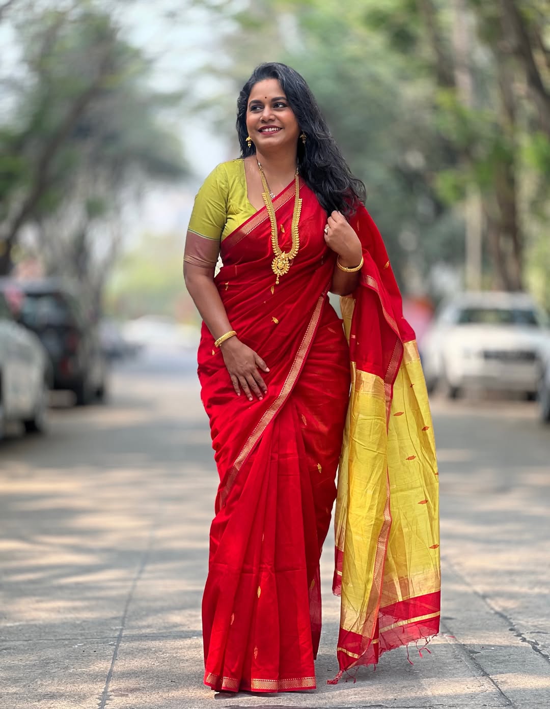 Hemangi Kavi Red Maheshwari Saree Look