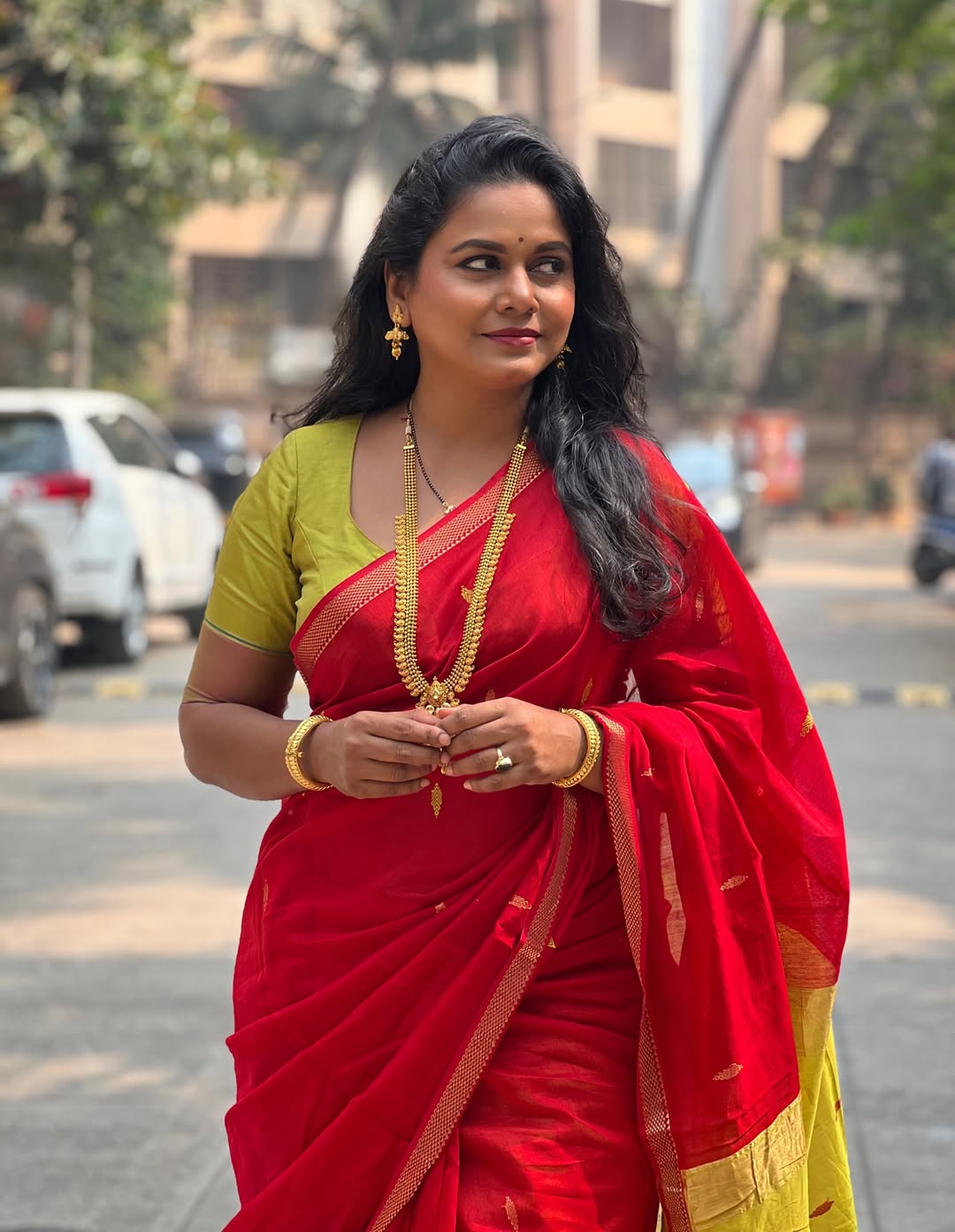 Hemangi Kavi Red Maheshwari Saree Look