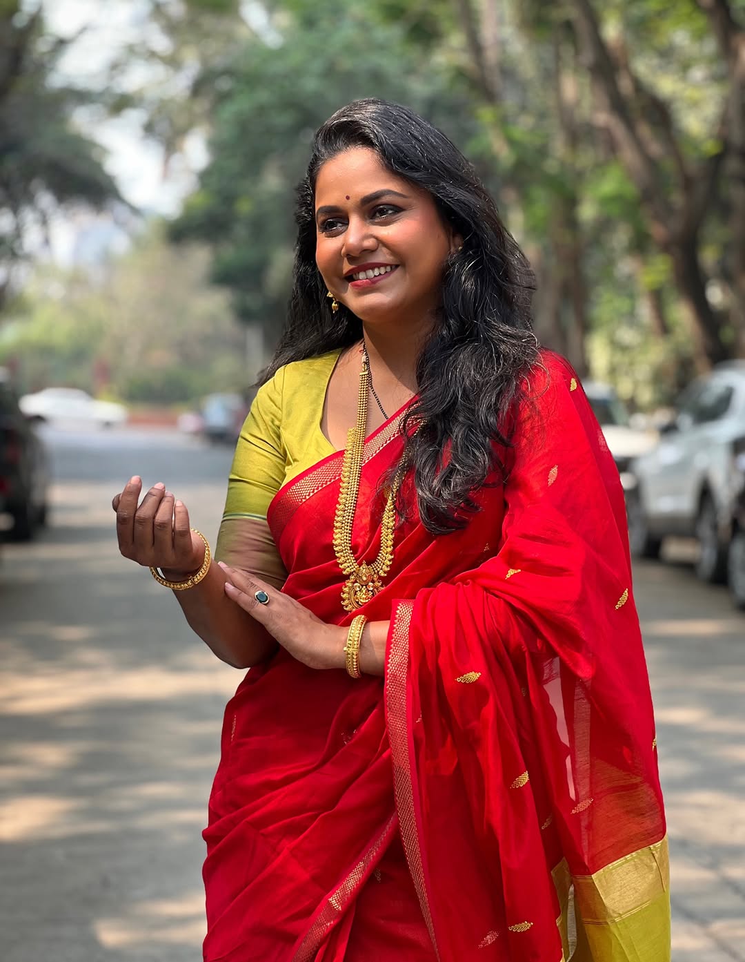 Hemangi Kavi Red Maheshwari Saree Look