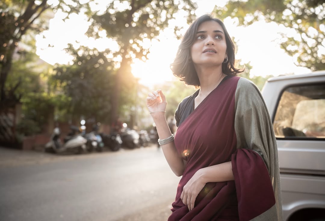 Hruta Durgule Red Saree Look