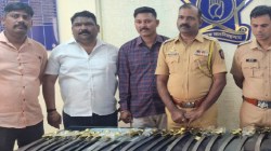 जालन्यात होळी, धुळवडीच्या तोंडावर कापड दुकानात २१ तलवारी सापडल्याने खळबळ