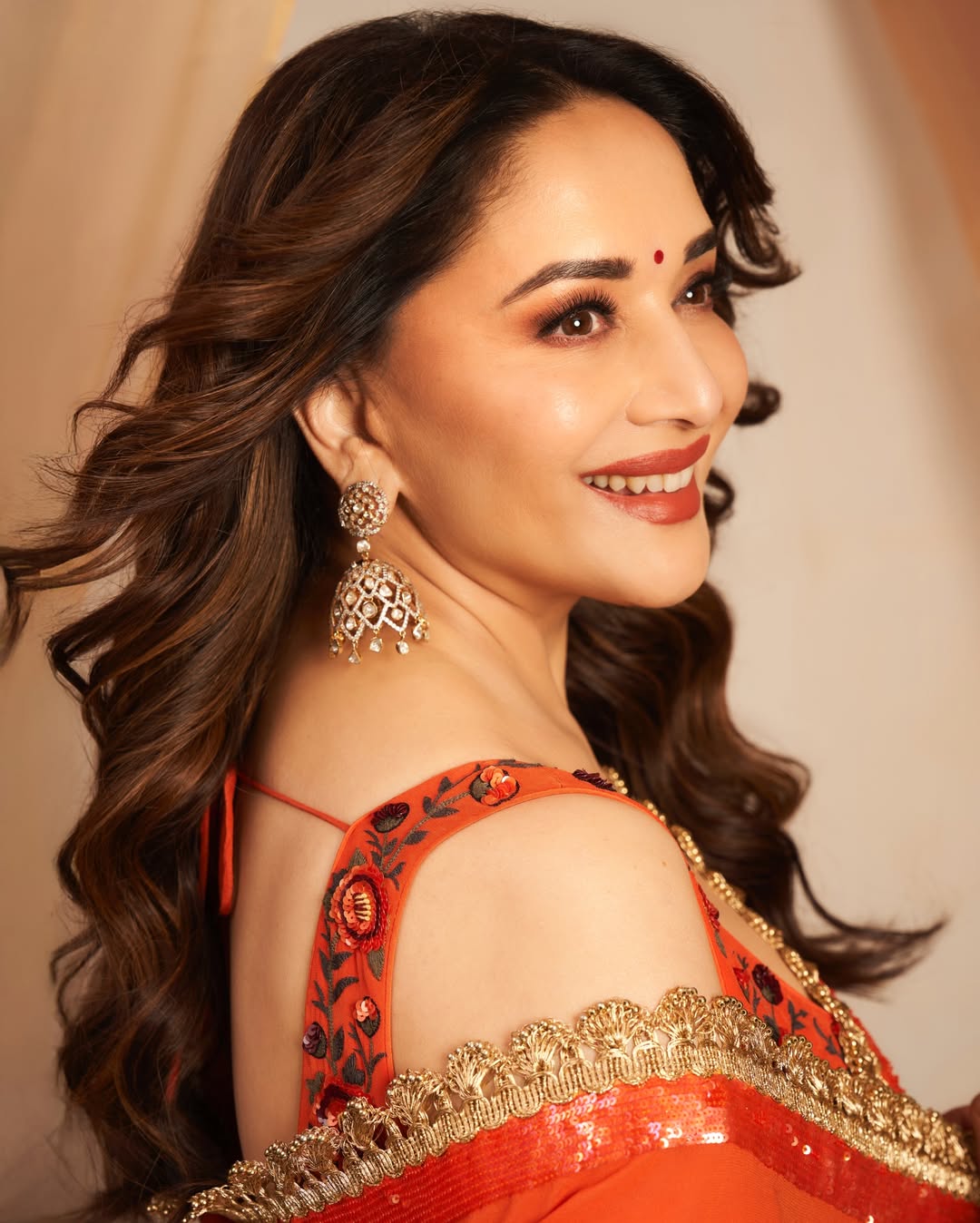 Madhuri Dixit Maa Behen Web Series