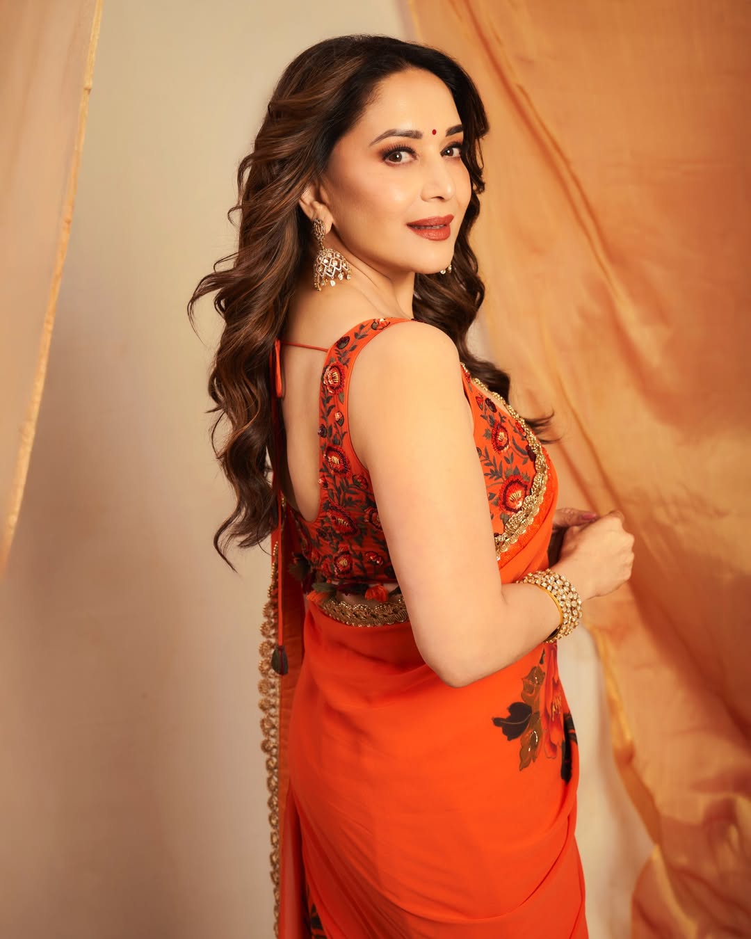 Madhuri Dixit Maa Behen Web Series