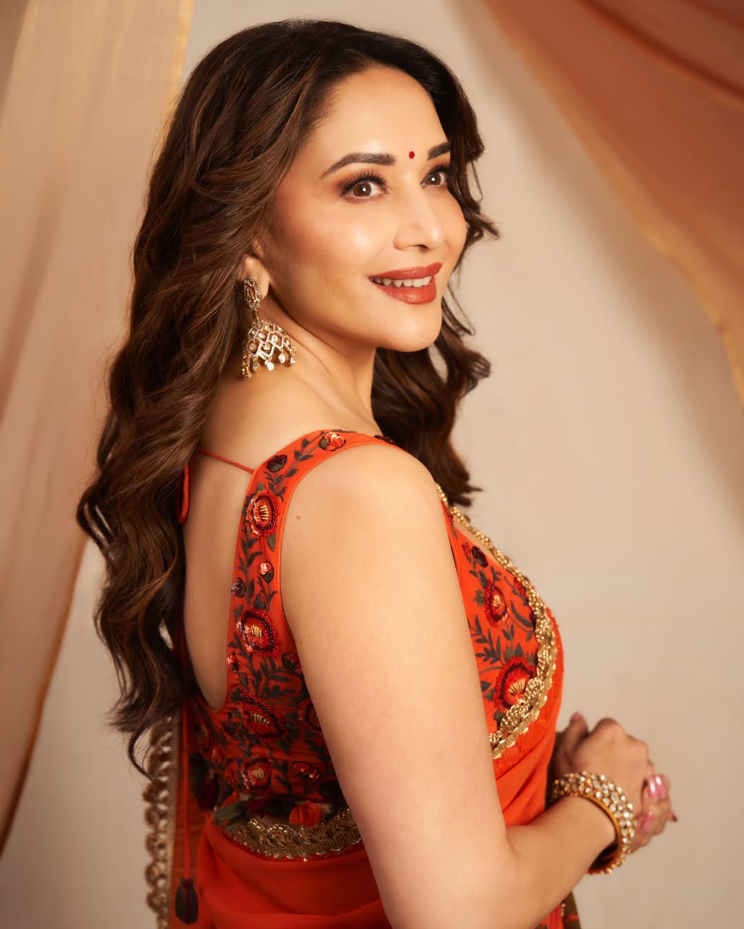 Madhuri Dixit Maa Behen Web Series