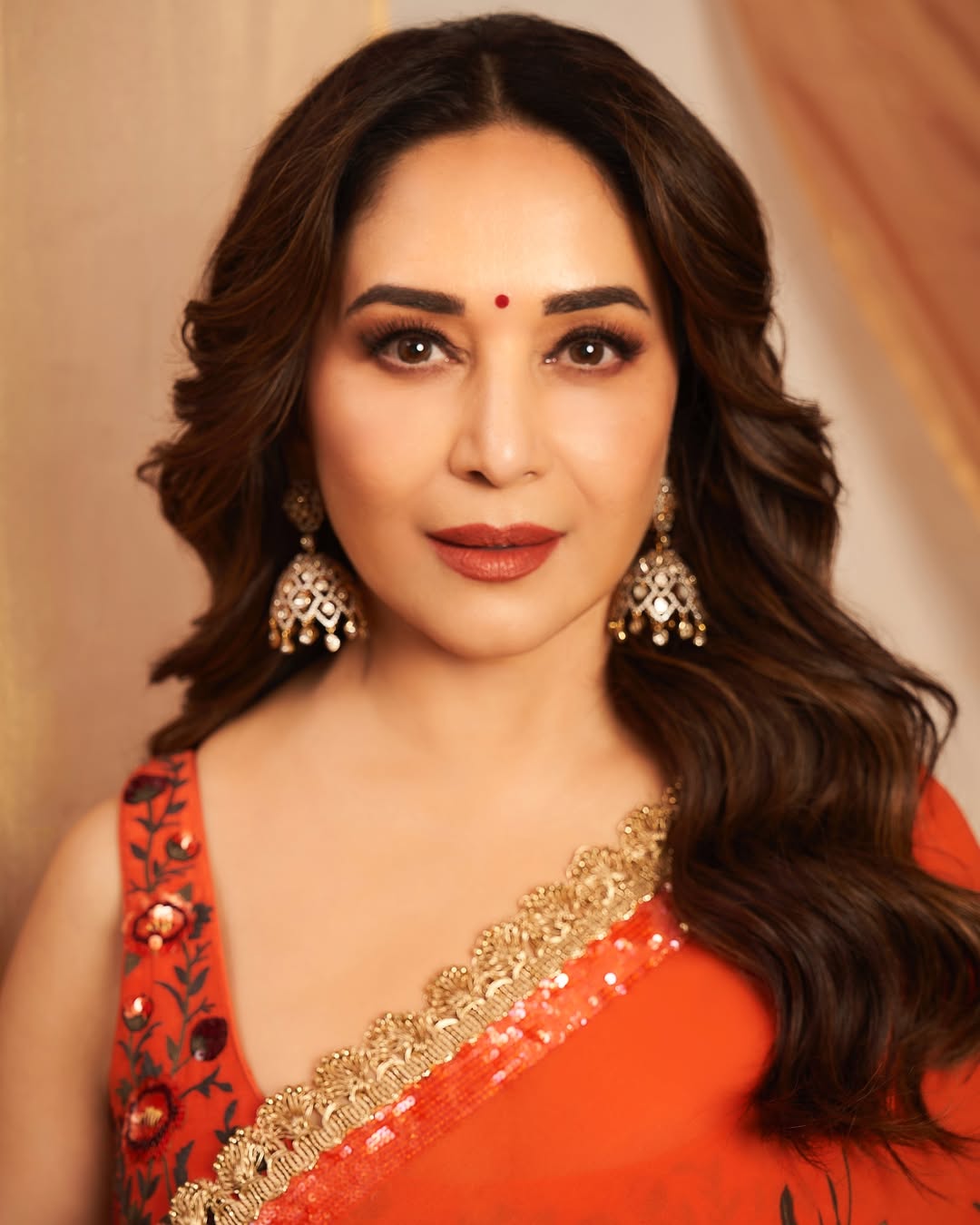 Madhuri Dixit Maa Behen Web Series