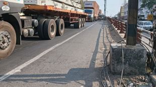 massive-traffic-jam-on-indore-pune-highway-in-manmad-due-to-heavy-vehicle-diversion