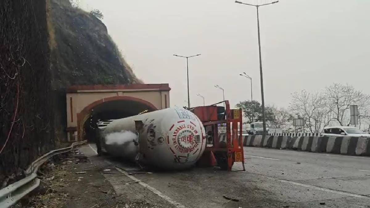 Mumbai Pune Expressway Gas Leak Update, Borghat Tanker Accident, Mumbai Pune Expressway Traffic Status Today