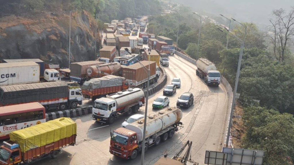 gas being transferred from accident tanker on Mumbai pune expressway says msrdc gas being transferred from accident tanker on Mumbai pune expressway says msrdc