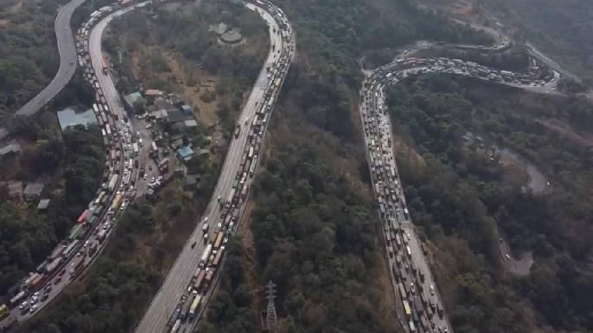 Mumbai Pune Expressway traffic jam Khalapur toll free decision today MSRDC expressway traffic update