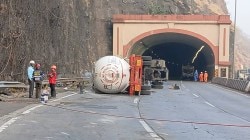 बत्तीस तास ‘गॅस’ वर; मुंबई-पुणे द्रुतगती मार्ग स्तब्ध, प्रवाशांचे प्रचंड हाल