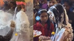 “ही नवरी आहे की हॉरर सिनेमातली भूत?” मजामस्ती करता करता लग्नसोहळा बनला ‘फोम’ युद्धभूमी… विचित्र Video Viral