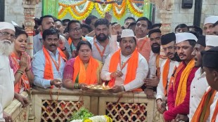 bjp joins malanggad mukti movement ambernath sulbha gaikwad maha aarti shivsena credit war politics