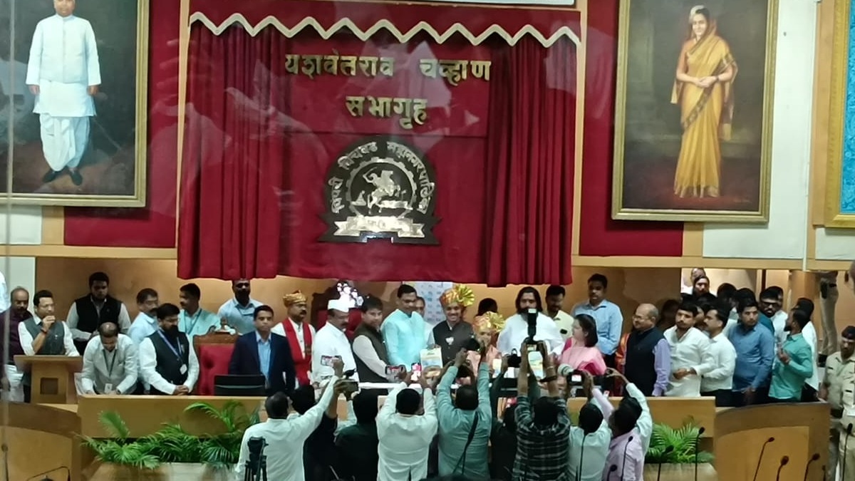 Ravi Landge Sharmila Babar elected unopposed PCMC Mayor BJP Pimpri Chinchwad pune