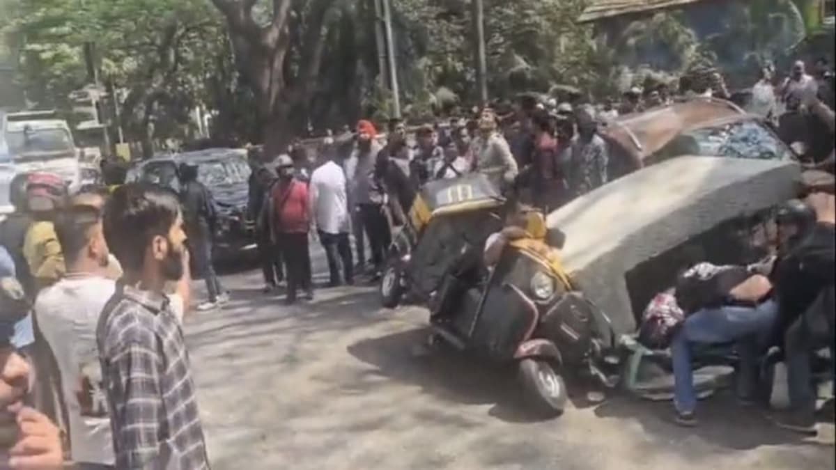 mumbai metro slab collapse mulund accident cm fadnavis responsibility opposition demands accountability thackeray sapkal