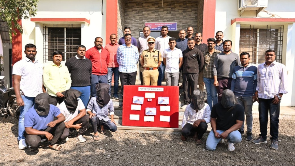 satara police arrest five illegal pistol smuggling lonand local crime branch illegal body building injection racket