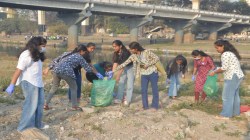 ‘माय रिव्हर माय व्हॅलेंटाइन’ या उपक्रमाद्वारे तरुणाईची प्रेमाची अनोखी अभिव्यक्ती; तरुणांकडून स्वच्छता…