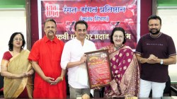 Sandeep Khare : प्रेमावरील कवितेला वयाचे बंधन नसते; कवी संदीप खरे यांची भावना…