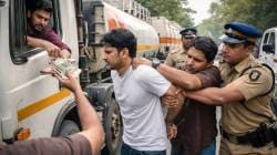 मुंबई : टँकरचालकांकडून पैसे उकळणाऱ्या दोघांविरोधात गुन्हा दाखल