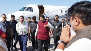 Devendra Fadnavis Sunetra Pawar Nashik Visit VSR Ventures Plane | देवेंद्र फडणवीस सुनेत्रा पवार नाशिक विमान प्रवास व्हीएसआर व्हेंचर्स