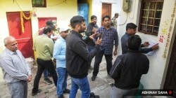 ६ मार्चपर्यंत घरे रिकामी करा! पंतप्रधान निवासाजवळ मोठी कारवाई, ३ झोपडपट्ट्यांतील ७१७ घरांना नोटीस