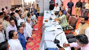 Central Railway Jalgaon projects, Raksha Khadse meeting railway, Farmer land acquisition issues