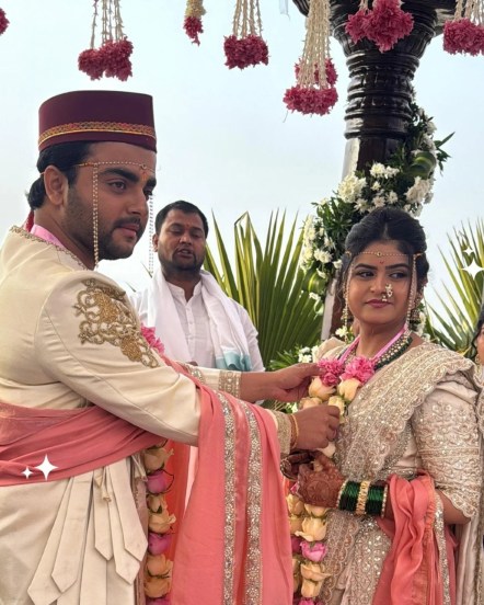 Sakshi Mahajan and Atharv Karve wedding photo