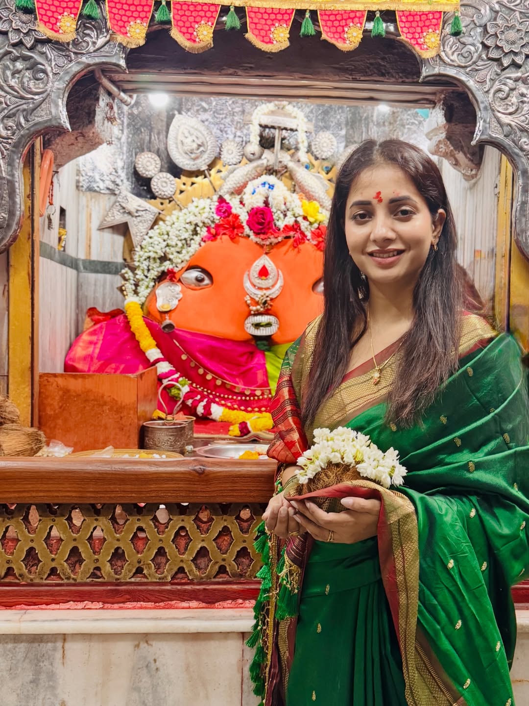 Sayali Sanjeev Shri Yogeshwari Devi Ambajogai