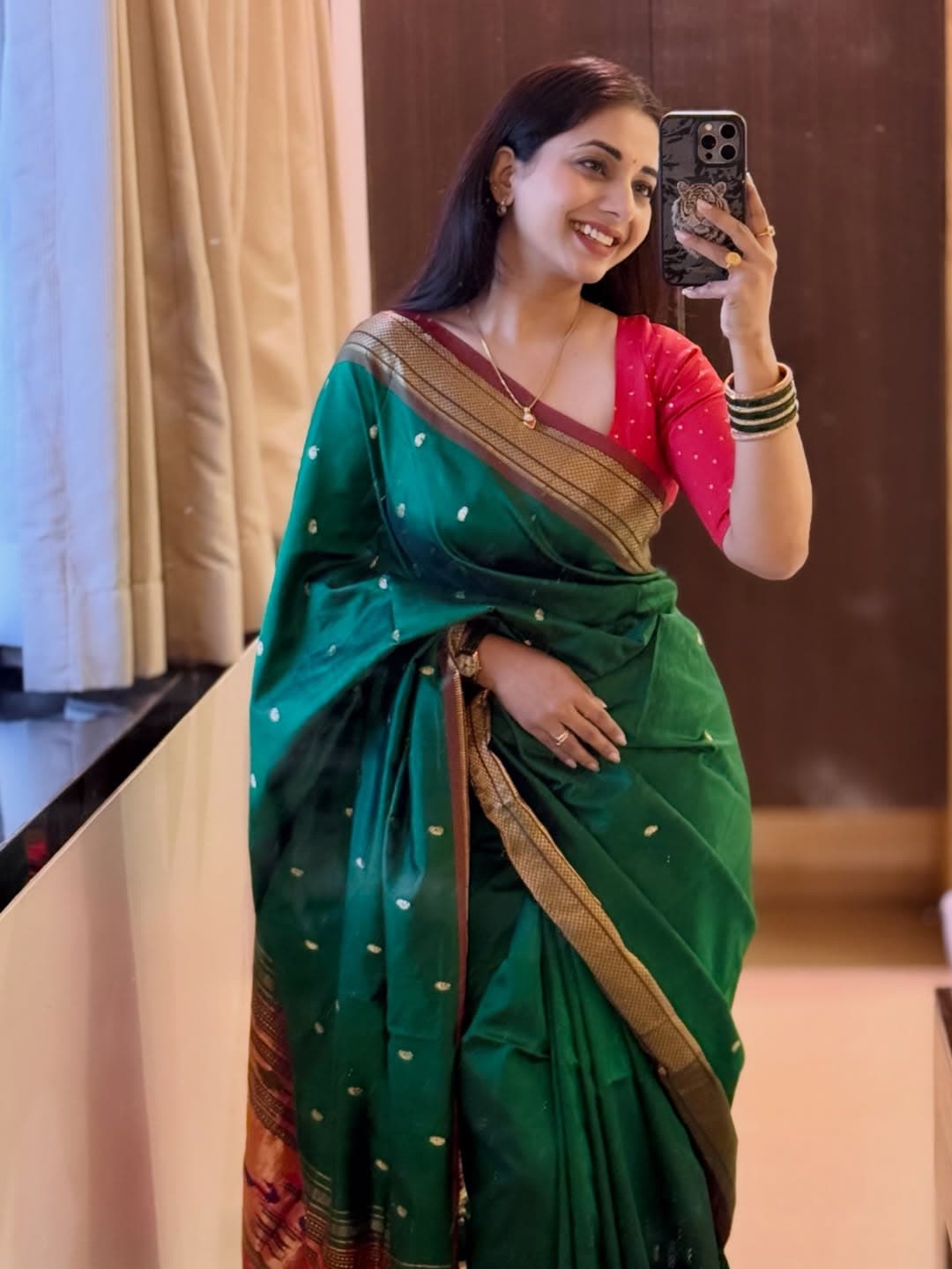 Sayali Sanjeev Shri Yogeshwari Devi Ambajogai