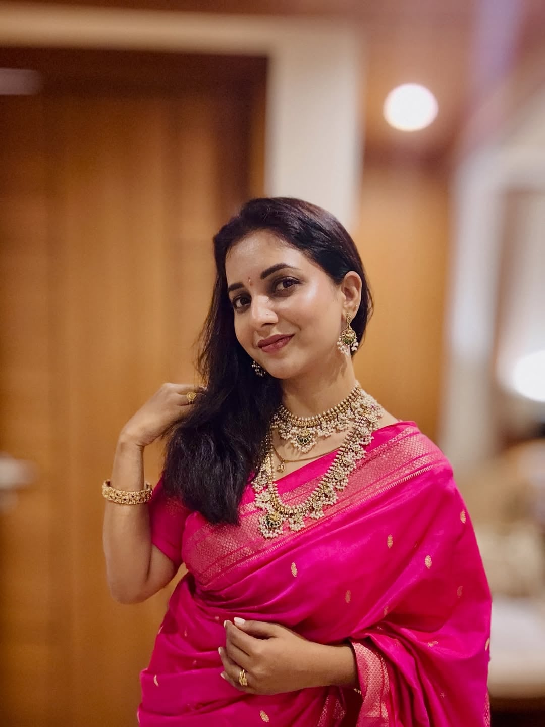 Sayali Sanjeev Shri Yogeshwari Devi Ambajogai