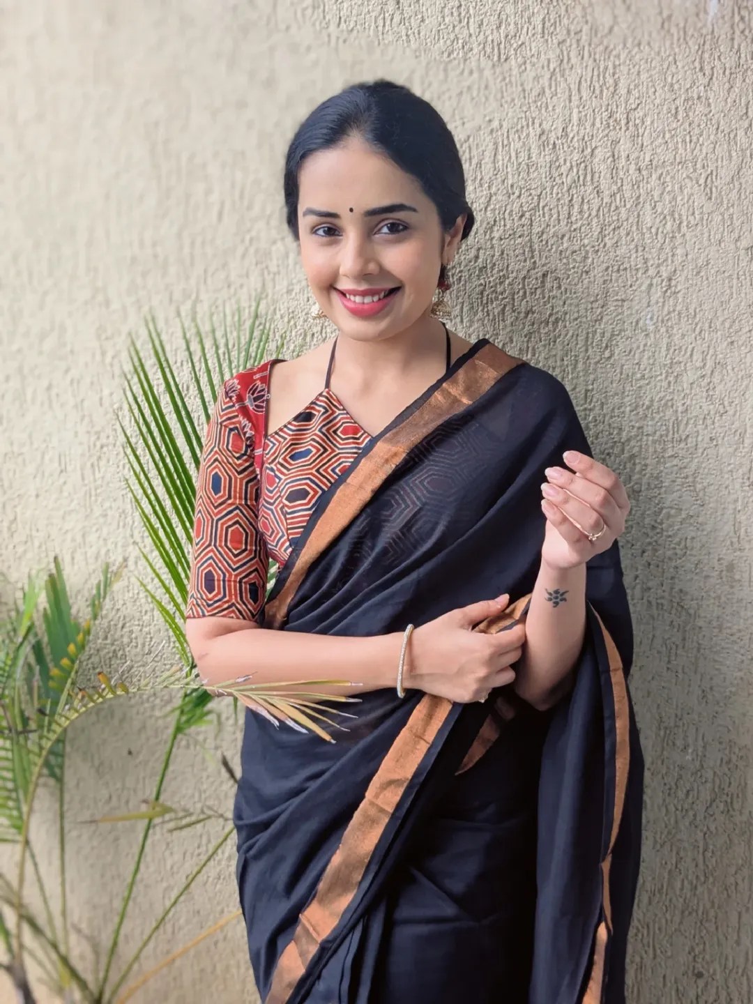 Shivani Rangole Kulkarni Purple Saree Look