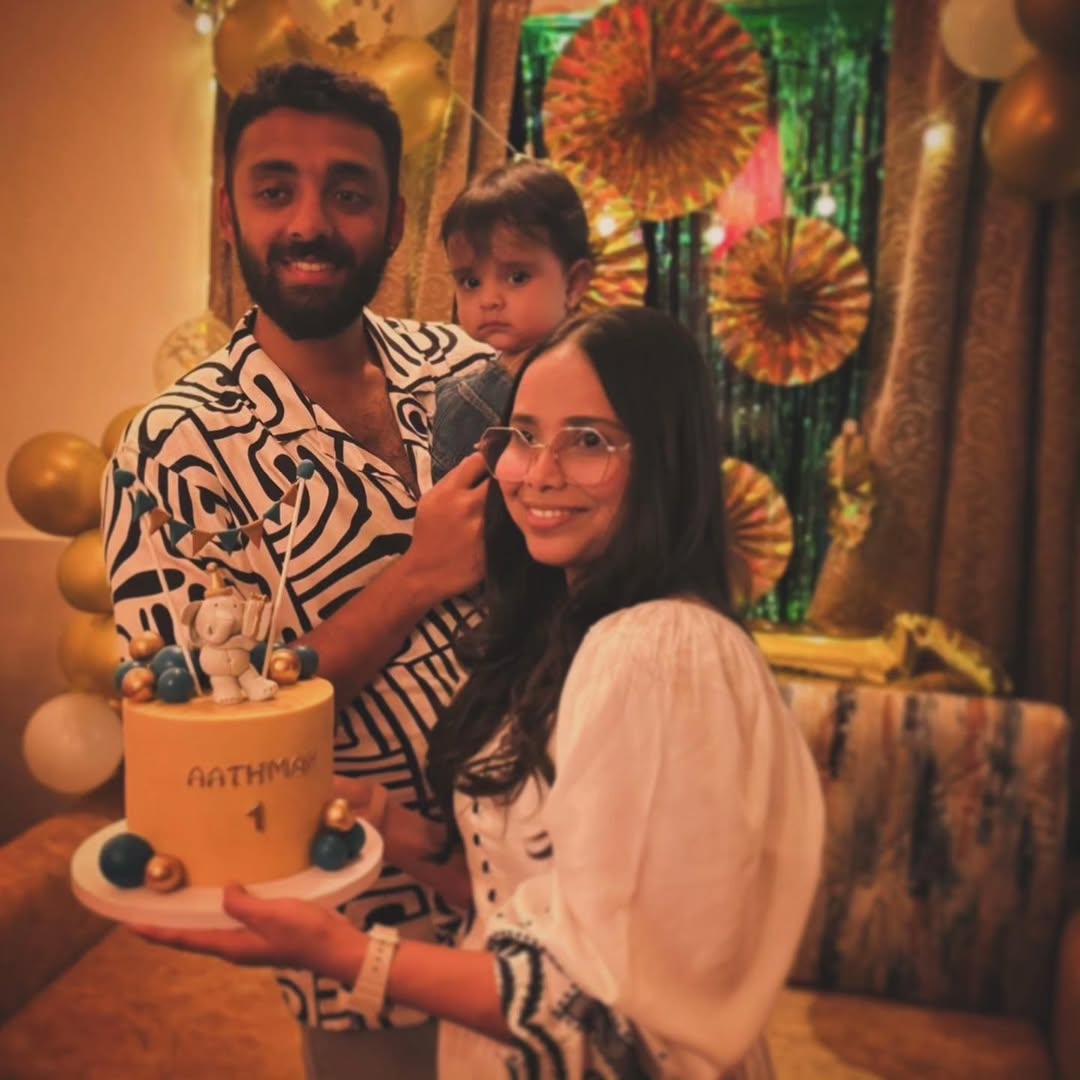 Varun Chakravarthy wife Neha Khedekar